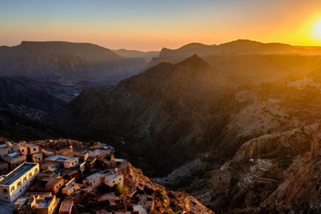 MOUNTAINS/DESERT/BEACH